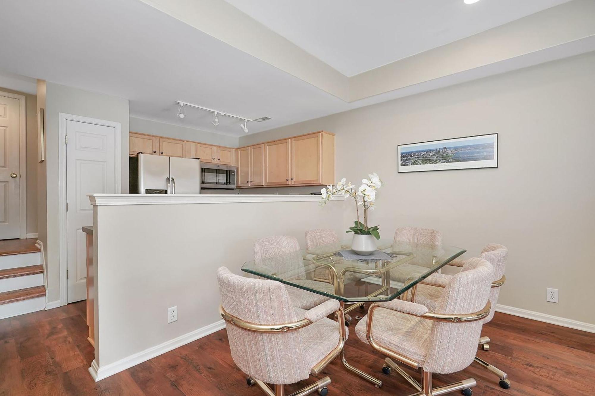 Lux Townhouse, Walk To All, Sleeps 6 Adults Louisville Ngoại thất bức ảnh